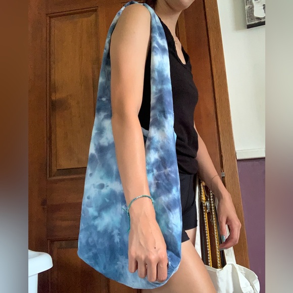 Blue tie dye tote bag - Picture 3 of 5